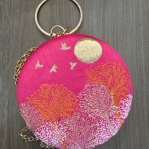 House of Kohnoor Pink Embroidered Clutch